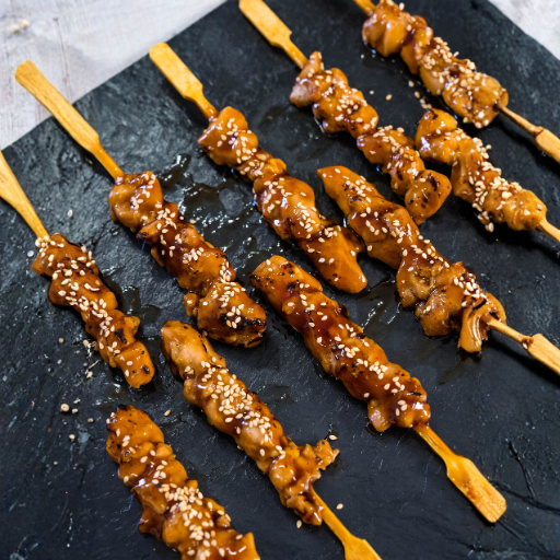 Brochetas de pollo yakitori
